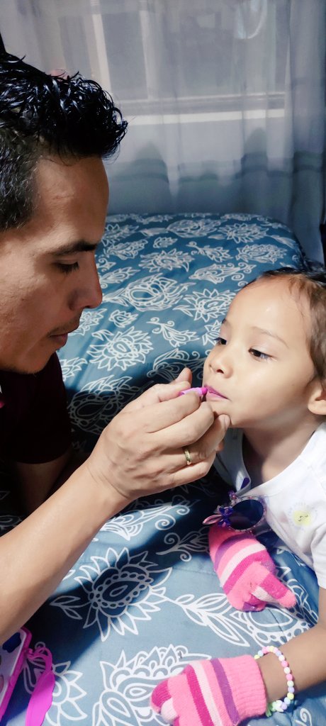 ¡Mi hermano es de los mejores papás del mundo! Educa a mis sobrinitos con la libertad y limites necesarios para que crezcan y se conviertan en excelentes seres humanos tal y como lo es él. Estoy muy orgulloso de su naturalidad y amor por toda su familia ❤️