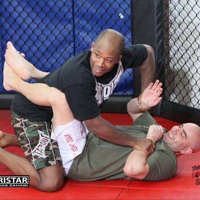 #FBF to 'Trapping Wrists' and 'Serving Elbow Sandwiches'.

Pretty sure it was Firas Zahabi and Georges St-Pierre egging David Loiseau on to 'at least hit him with one or two'. lol

#mma #UFC #bjj #training #combatsports #nogijiujitsu #nogigrappling #grappling