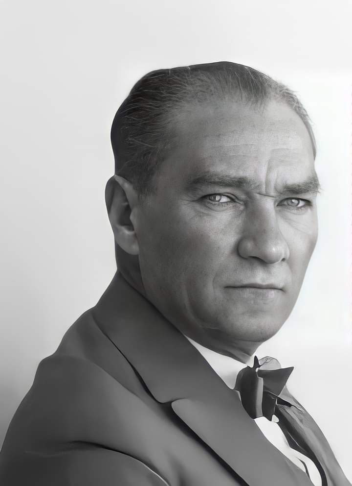 34svl's tweet photo. #MustafaKemalAtatürk #GSvsFB https://t.co/TvrHVUi5bo