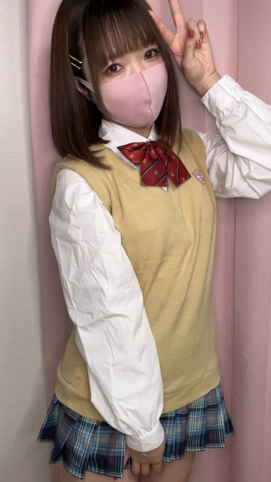 年末は不規則な生活になりがち😧 まだ制服もやめられないです。 https://t.co/sWjO7wJImC<a href="/tag/%E3%81%84%E3%81%84%E3%81%8A%E3%81%A3%E3%83%91%E3%82%A4%E3%81%AE%E6%97%A5"class="tags"><span>#いいおっパイの日</span></a>