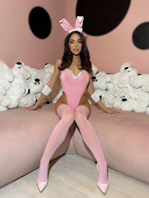 Say &ldquo;hi&rdquo; if you wanna be one of my teddy bear 🧸 https://t.co/0Cg7AUcjaD