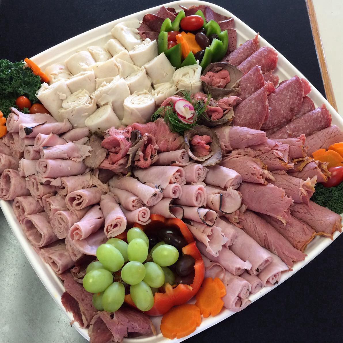 Order a Manna meat tray or one of our many catering trays for your New Year’s Eve party 🥳🎉🍾

Order online right here: mannabakery.ca/collections/ca…

#newyear #newyearseve2024 #newyearseve #catering #cateringservice #trays #meattrays #party #partyideas #partyplanner #holidays