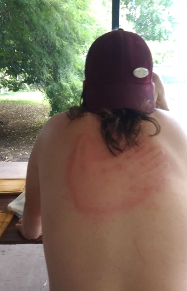 la cachetada más chica q te voy a meter me llegó a enterar q tenés a otra