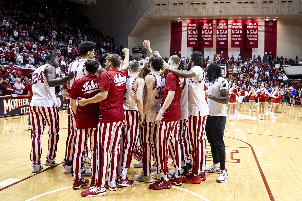 Game Day ⚪️🔴👊🏻