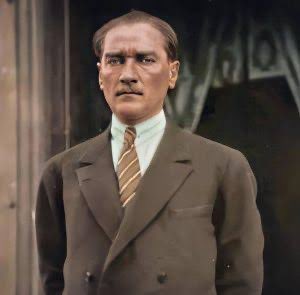 İtalyan muhabir Tancredi Palmeri:

Türklere ve Atatürk'e asla dokunmaya cesaret etmeyin.