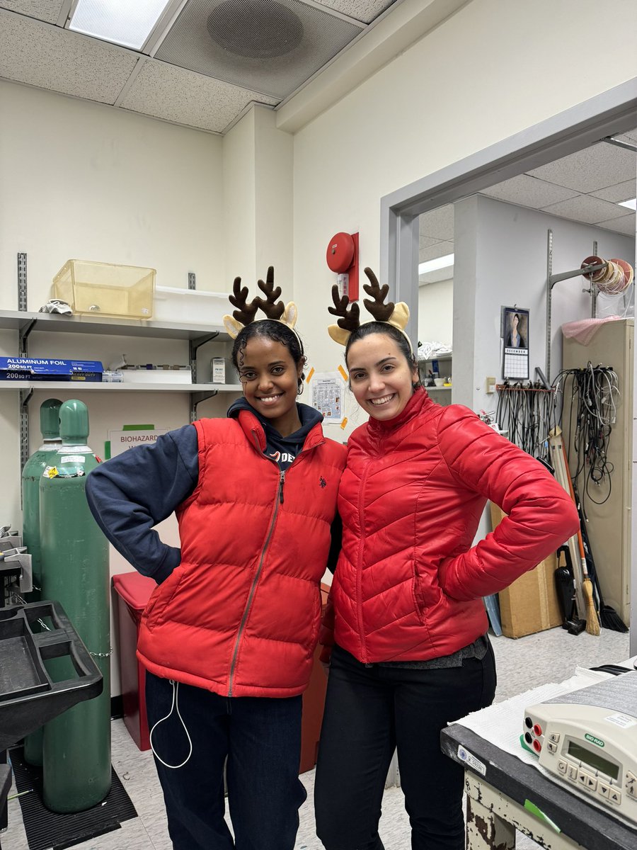 OstroumovLab's tweet photo. Twinning into the New Year 😎 🦌 🦌 https://t.co/a6jHNrjQeF
