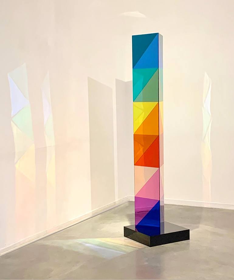 Reflective acrylic captures light's radiance in artist Seda Saar's dynamic new sculpture series, Chroma Sculptures. Minimalism and abstraction shape light into form and make the ineffable into something tangible—see for yourself: l8r.it/2iKO