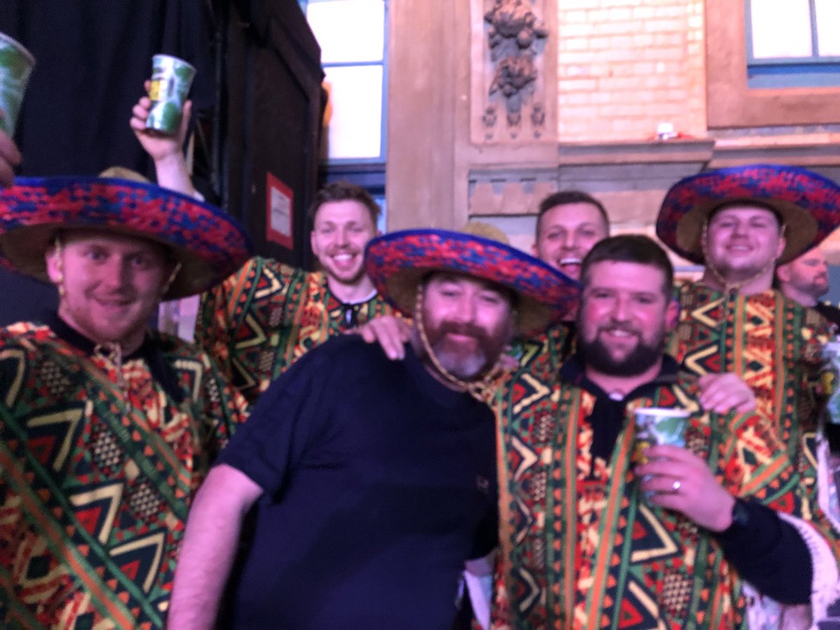 Just home from the @OfficialPDC World Darts Championship evening session last night. Great night with the best company, my missus, @MarkWilsonRadio and Mrs W. What an experience. Including meeting the Mexicans from Hull 🎯🙌🍻🍻❤️