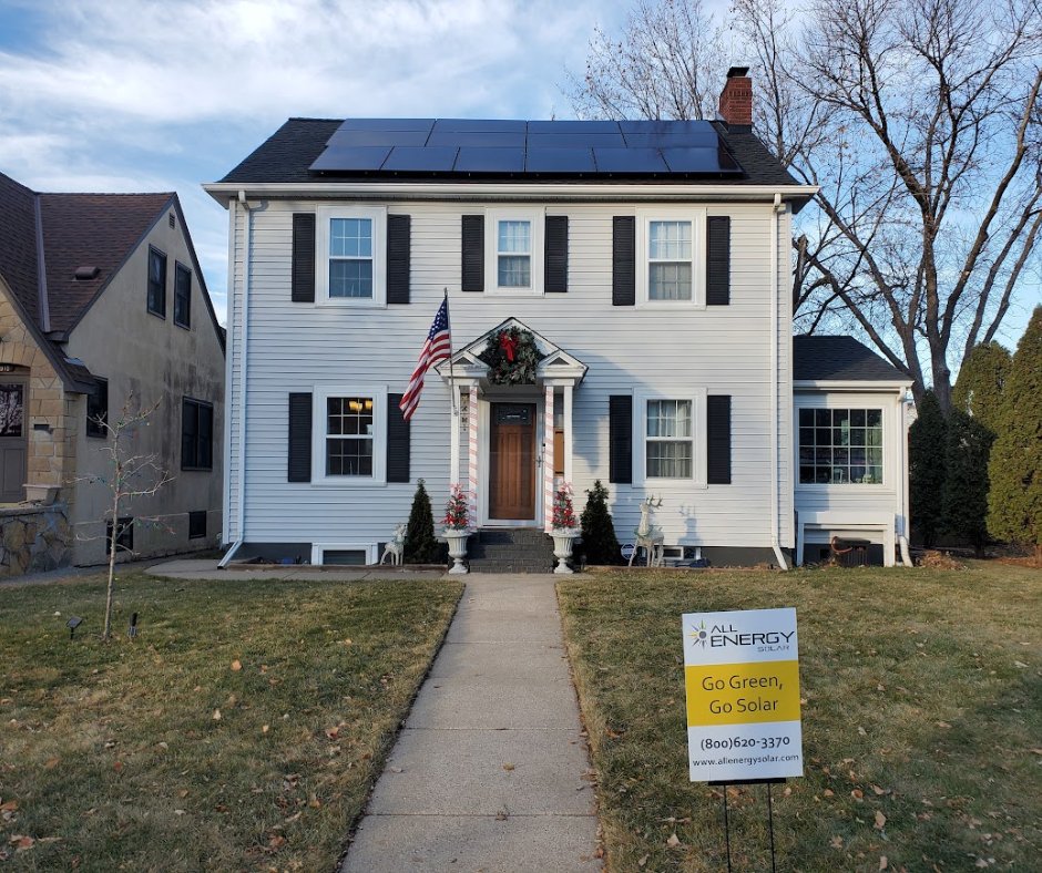 allenergysolar's tweet photo. This 14 panel #InstallOfTheWeek comes from Minneapolis! The gorgeous home is now capable of generating almost 6kW of solar power! Is your home ready to go solar? Visit our website to get your free solar quote! https://t.co/mBf3cpVHoM https://t.co/FvchWzWiV7