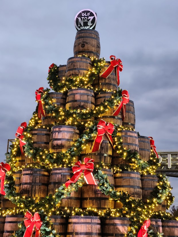 TheWharfDC's tweet photo. Last chance to buy a @JackDaniels_US Whiskey Barrel!
For $150, you can buy an authentic #JackDaniels whiskey barrel from the tree at #TheWharfDC! All proceeds go to #OperationRideHome, a program that brings junior military members home for the holidays.
https://t.co/yJCokp3omK https://t.co/Ye7Rjp5JMn