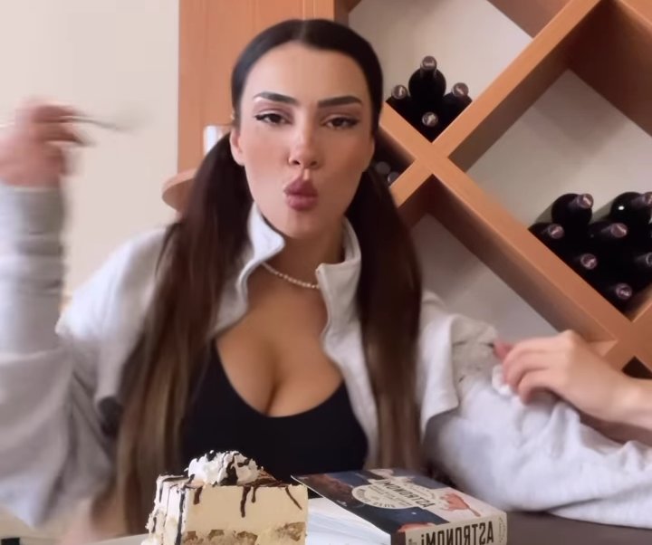 Miranda Kübra 🔥 göğüsler, dudaklar off 🔥