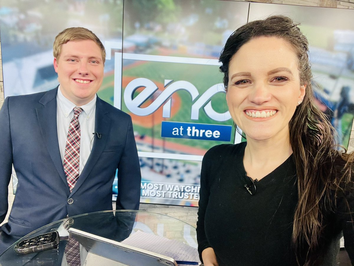 nataliegparsons's tweet photo. LAST FRIDAY of 2023 &amp; LAST #ENCatTHREE of 2023: WHAT! WHAT! 🎉 @WITN #peaceout2023 #hello2024 https://t.co/fpDv8v0kN0