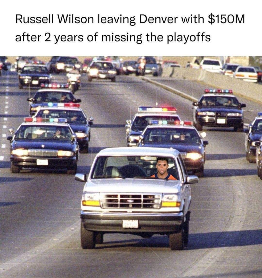 Peyton2L's tweet photo. Who did this? 🤣 https://t.co/1O8f0Q1awq