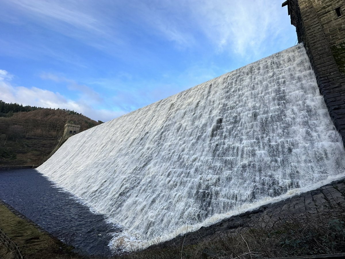 TourDefiance's tweet image. Derwent Loop 🔄 
A little blustery out there today. But plenty of sunshine in the eyes &amp;amp; old but gold mates for company ☀️#PeakDistrict #Derwent 
strava.app.link/KaXivr4UVFb