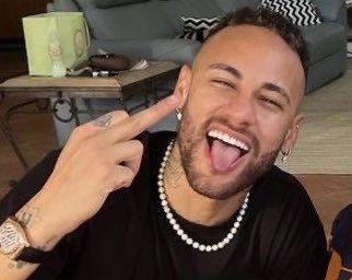 O ano tá acabando e eu queria falar que se eu te ofendi por causa do neymar, ano que vem tem mais, ninguém mandou falar mal do meu ídolo