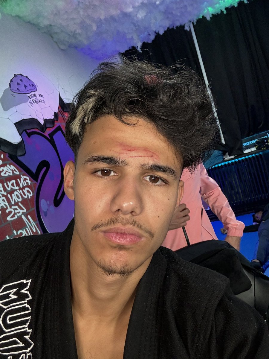 KmS tweet media