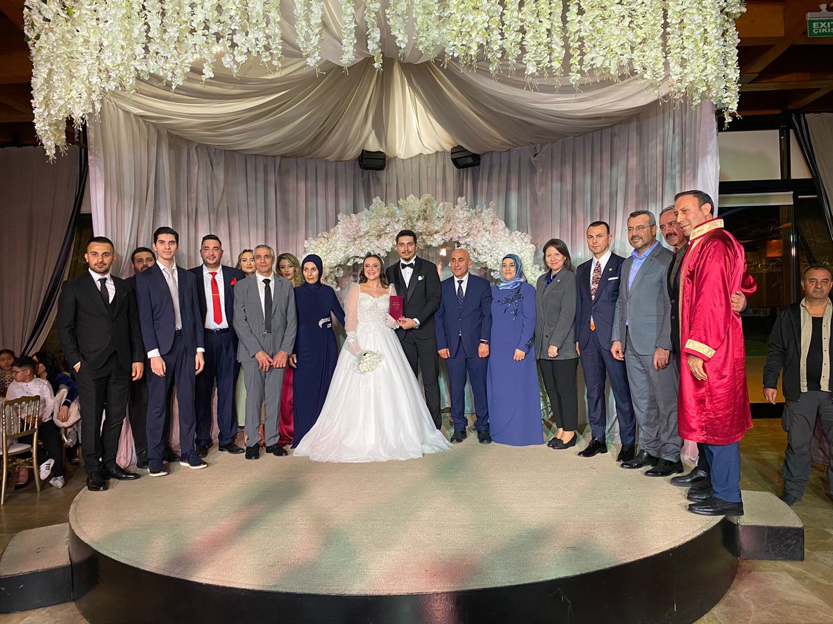 Günümüzü Betül ve Burak çiftinin nikah akdine şahitlik ederek sonlandırdık.

Teşkilatta beraber görev aldığımız Cüneyt abimizi, ailesini ve Özgen ailesini tebrik ediyor, genç çiftimize iki cihan saadeti diliyorum🍀
