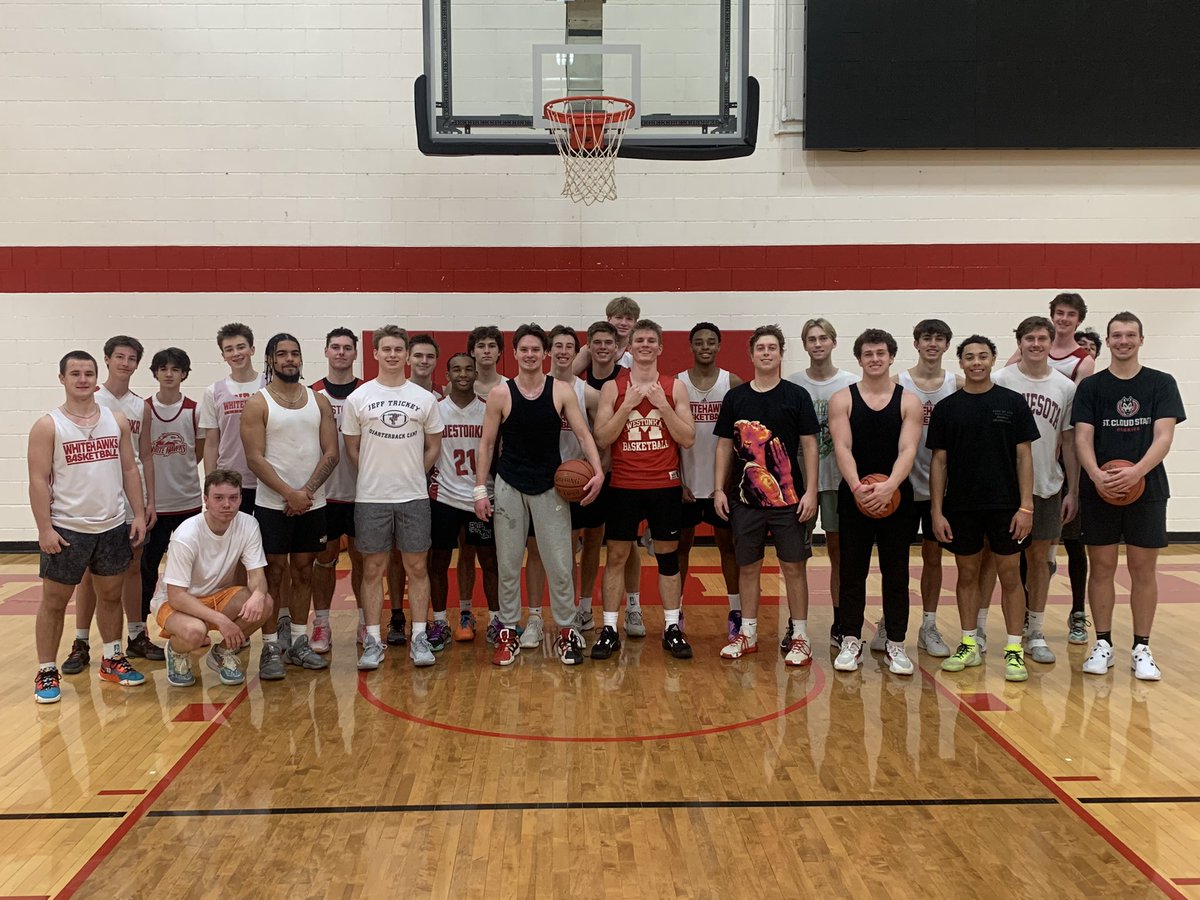 WestonkaHoops's tweet photo. Another successful alumni day. Had representation from classes of ‘15, ‘20, ‘21, ‘22. Great day to be a Whitehawk! https://t.co/TKrxFiCSGk