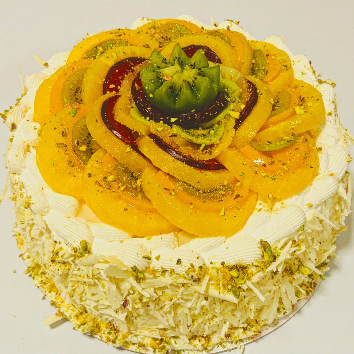 Manaminoo5's tweet photo. Fruit Cake https://t.co/yk6AfBhY3U