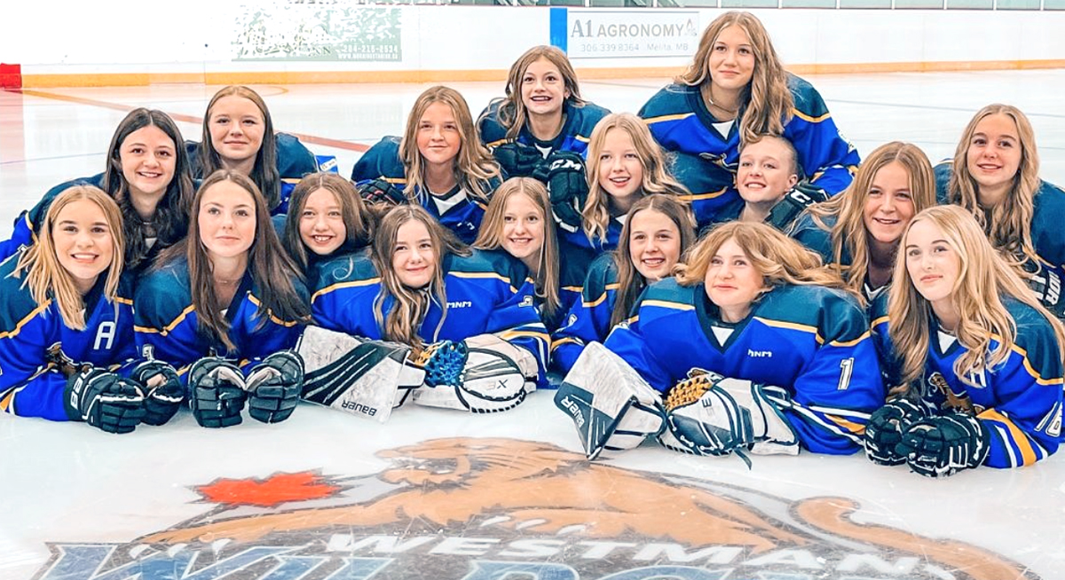 julesxavier59's tweet photo. The sixth-place Westman @U15AAAWildcats  playing out of the Manitoba Female Hockey League are profiled midterm in your Dec. 30 Brandon Sun's sports section, with rookie bench boss David Kirkup looking back at the first half of the season. https://t.co/E47uAm2839
