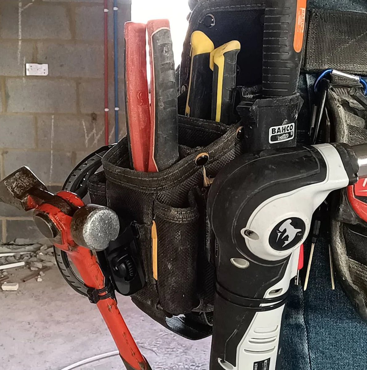 Spider Hammer Tabs are the perfect way to carry your hammer, mallet, flashlight, wrench, socket, crowbar and more from your Spider Tool Holster / Tool Dock.