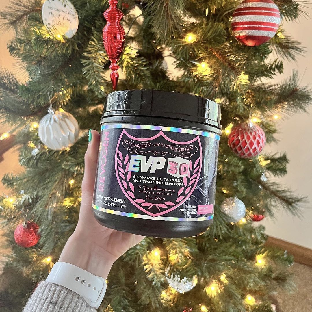 EvogenNutrition's tweet photo. The Final #FamFriday Of 2023

Thank you guys for another amazing year - here’s to ‘24 💪

#EvogenElite #EvogenNutrition

(2/2) https://t.co/TynECmvxUS