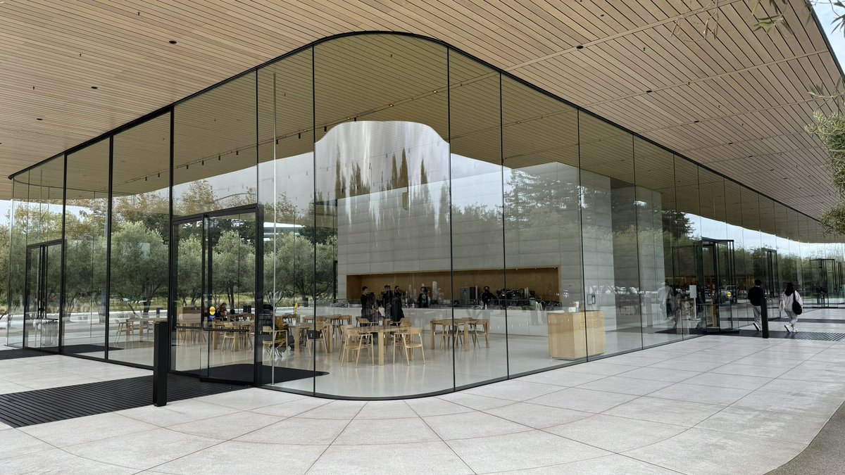 Dr. Christian Anschütz tweet media