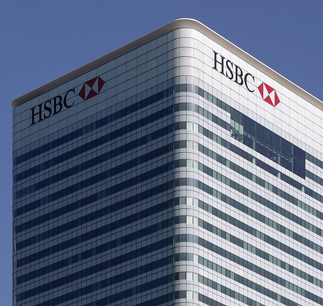 CryptoGeekNews's tweet photo. 🚨BREAKING: The seventh-largest global bank, boasting $2.9 trillion in assets, HSBC, has announced its venture into the realm of cryptocurrencies by collaborating with #Ripple/Metaco. https://t.co/7eB9IXQsk3