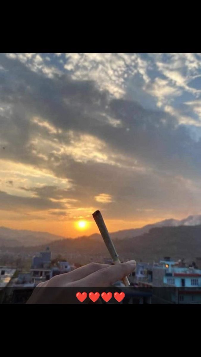 मायाको आनन्द हेर, 
कोही कसैको लागि मर्न बाँचिरहेका छन् ।