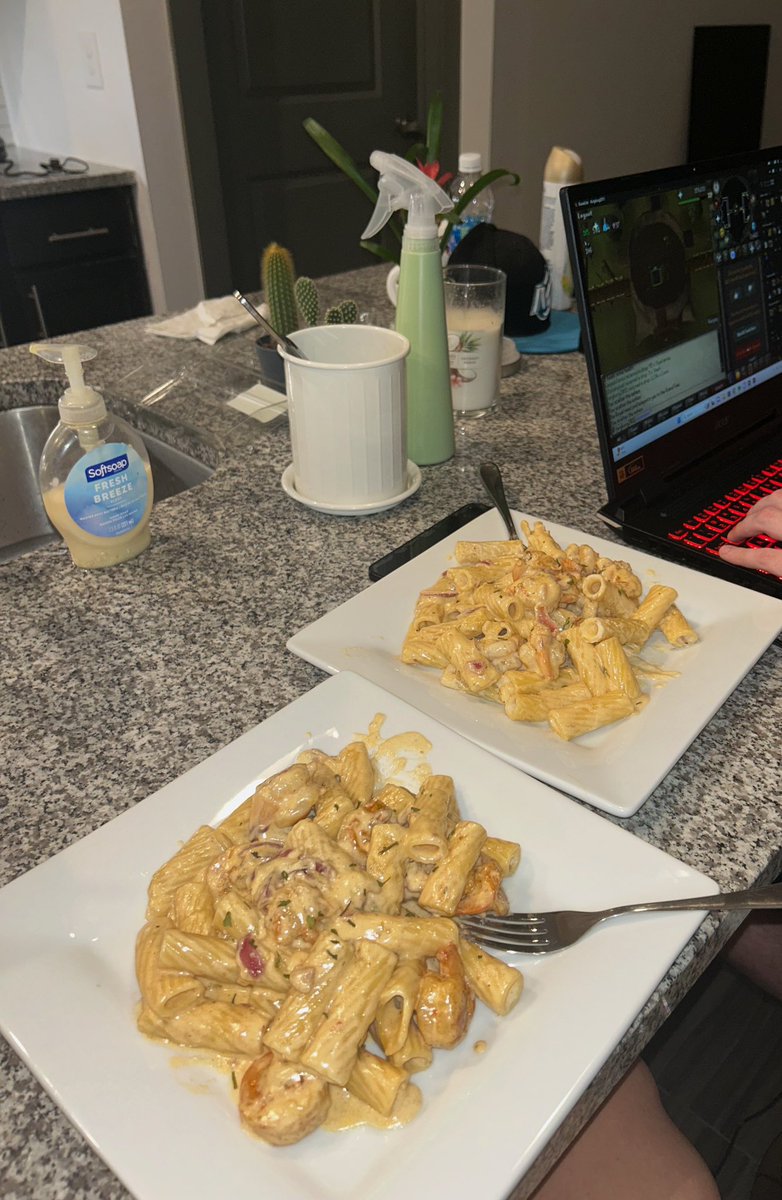 Shrimp pasta for him so he can get all the drops in Runescape @thi9f 🫶🏼