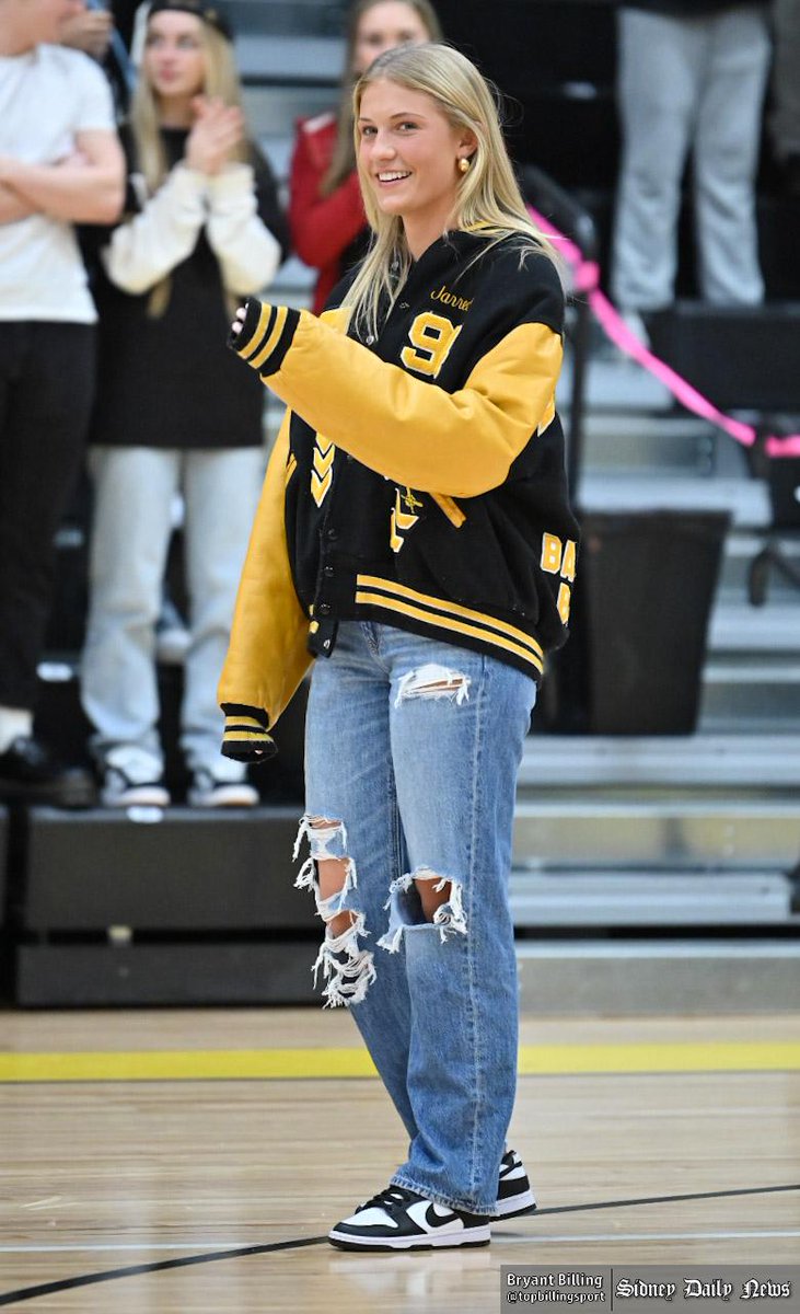 TopBillingSport's tweet image. Sidney junior Larkyn Vordemark @LarkV7 was recognized at the end of the first quarter for D-I first team all-Ohio selection. Was also named @MVLathletics player of the year among other honors.