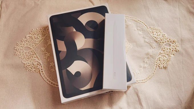 思い切って新しいiPad買った〜! 新年から使います