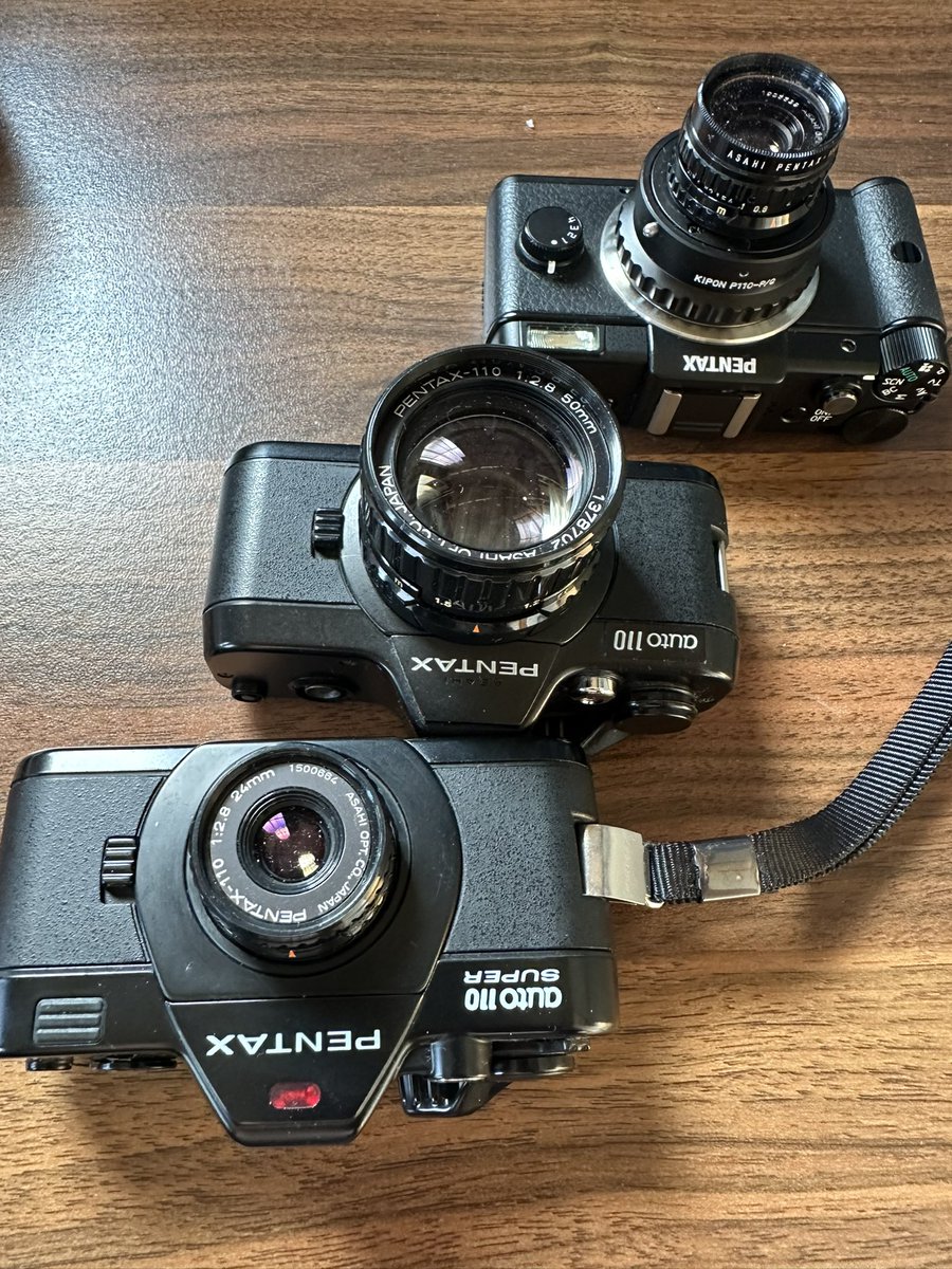 lp500_s's tweet image. なんとなく並べたくなった☺️
#PENTAXQ
#PENTAXauto110
#PENTAXauto110super