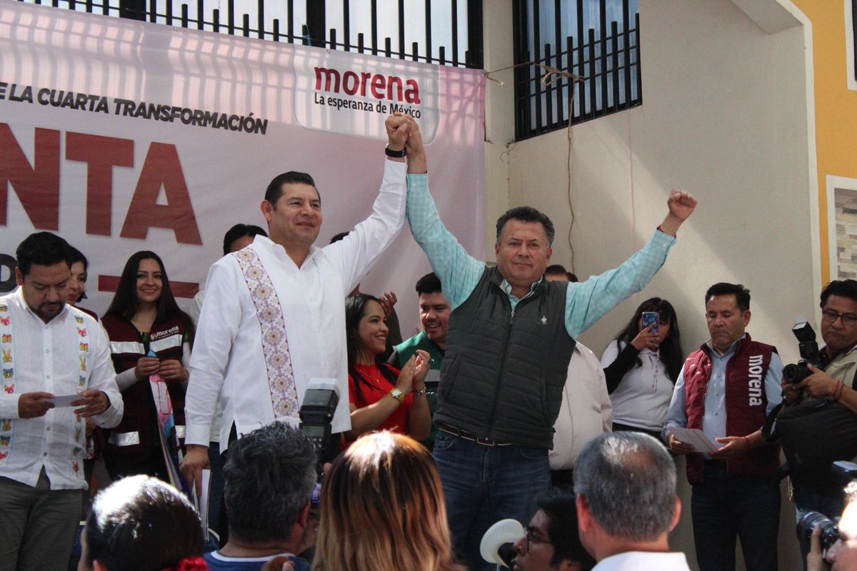 EmilioSalgadoN's tweet photo. Tengo el honor de acompañar a mi amigo @armentapuebla_ , Coordinador y Precandidato de Morena en busca de la primera magistratura de nuestro querido Estado de Puebla. https://t.co/jKkz8LVtRY