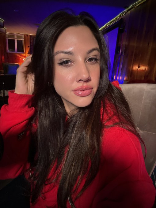 Last stream of 2023  Link below ⬇️ https://t.co/eSDDYdetjq