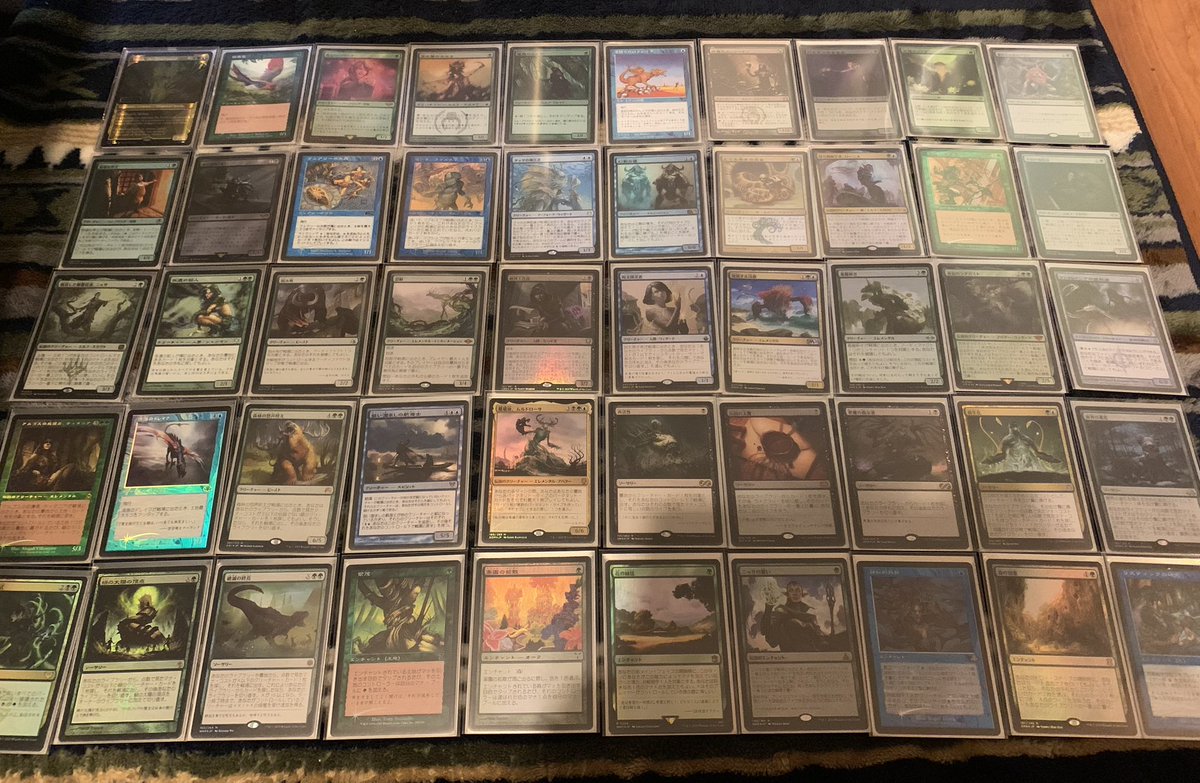 rewrite_mtg's tweet photo. こっちも年内なんとか間に合った‼️
使用期間約4年...
初めて作ったEDHデッキが拘りのフルFOILになりました😌✨

#EDH
#冒涜されたものヤロク https://t.co/568QzzuYYr