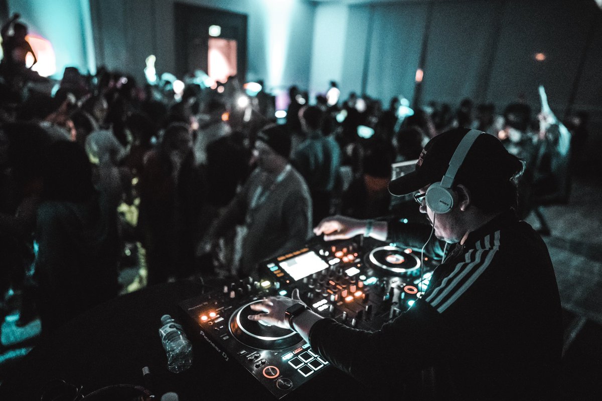 TNYWVS's tweet photo. Photos from CosRave #HolidayMatsuri2023 are available on our website and FB Gallery!

https://t.co/RTWHpeTD2T

📸: @noloveforalex https://t.co/IaI2RnNyph