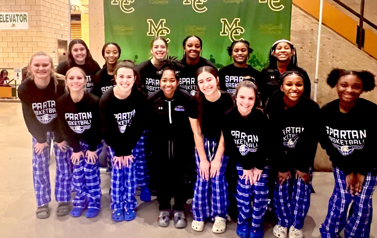 Your Spartan WBB made it to the championship game! 3-0 
Let’s Go Blue 💙 #UFB #SpartanTough 
<a href="/BurlesonSports/">Burleson ISD Athletics</a> <a href="/CHSSpartans/">Centennial Spartans</a> <a href="/Tabchoops/">𝙏𝘼𝘽𝘾🏀📋</a> <a href="/TXHSGBB/">#TXHSGBB—TXHSGBB.com</a> <a href="/Nick_TXHSGBB/">Nick Alvarado</a> 

📆 12/30/23 
📍Chapparal Center 
🦉Vs Crowley 
🕛2:30 pm