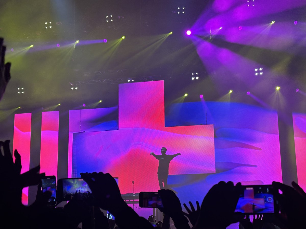 mmm__txx's tweet photo. KŌSOKU🇯🇵 
martin garrixが最高伝説👑大泣き🥲
@MartinGarrix #KosokuJapanMusicFestival https://t.co/jKErhaUqWG