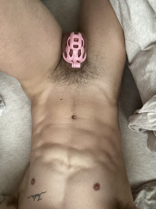 Locked up for daddy. 💕 https://t.co/AbrkqSxTNw