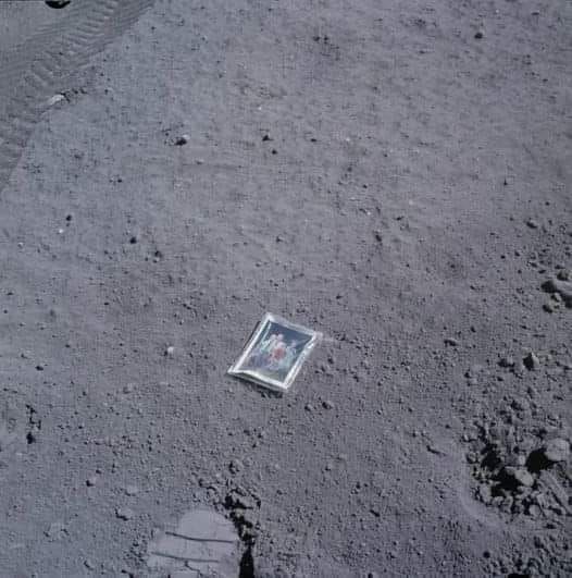 AstroBytez's tweet photo. Apollo 16 astronaut Charles Duke left this family photo on the moon in 1972. https://t.co/BJMLfDmsd6