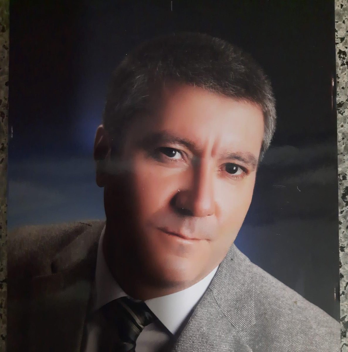 Dem parti adayı olarak Sırrı SÖYLEMEZ konuşuluyor. Büyük ihtimalle DEM PARTİ BELEDİYE BAŞKANI ADAYI SIRRI SÖYLEMEZ.