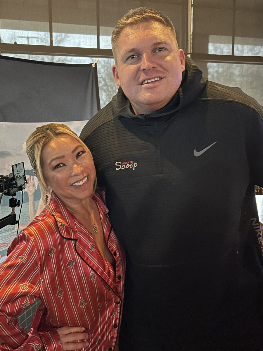 asianposh2022's tweet photo. @yogisdublin with @BuckeyeScoop #jeffgreen @CutToTheChaseSP @YountsChase32 @BradyKi96388807 🏈🅾️🙌🙏🅾️🏈👏👏👏👏@Menace2Sports Standing Room ONLY! #GoBucks #menacearmy https://t.co/qDQixCyLZo