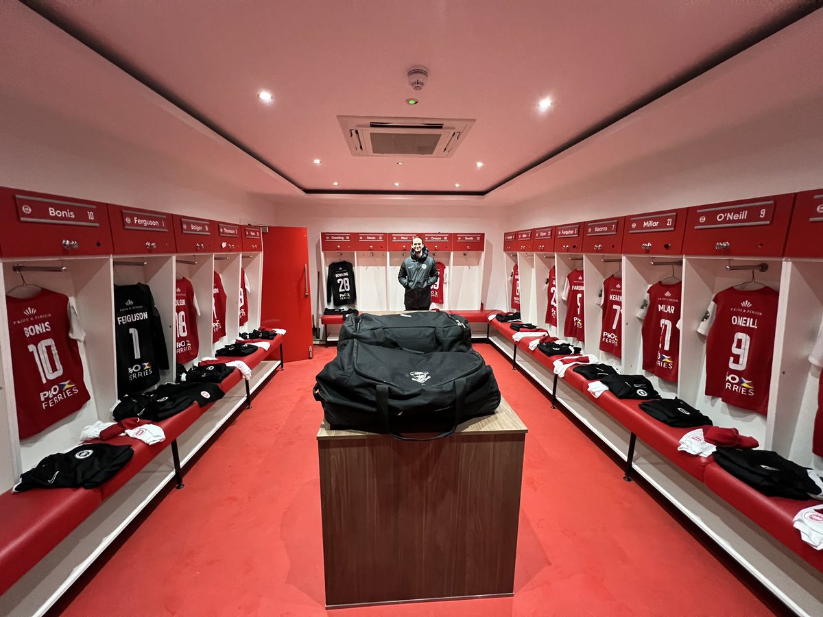 Every once in a while, you get to be a small part of something special. <a href="/larnefc/">Larne Football Club</a> is just that. Thank you to @kennybpb, @NiallCurneen and the rest of the Larne crew for entrusting a few jokers like us to join the ride. Truly excited to be club stewards with <a href="/mikeveeck/">mike veeck</a> and <a href="/TWSaint/">Tom Whaley</a>