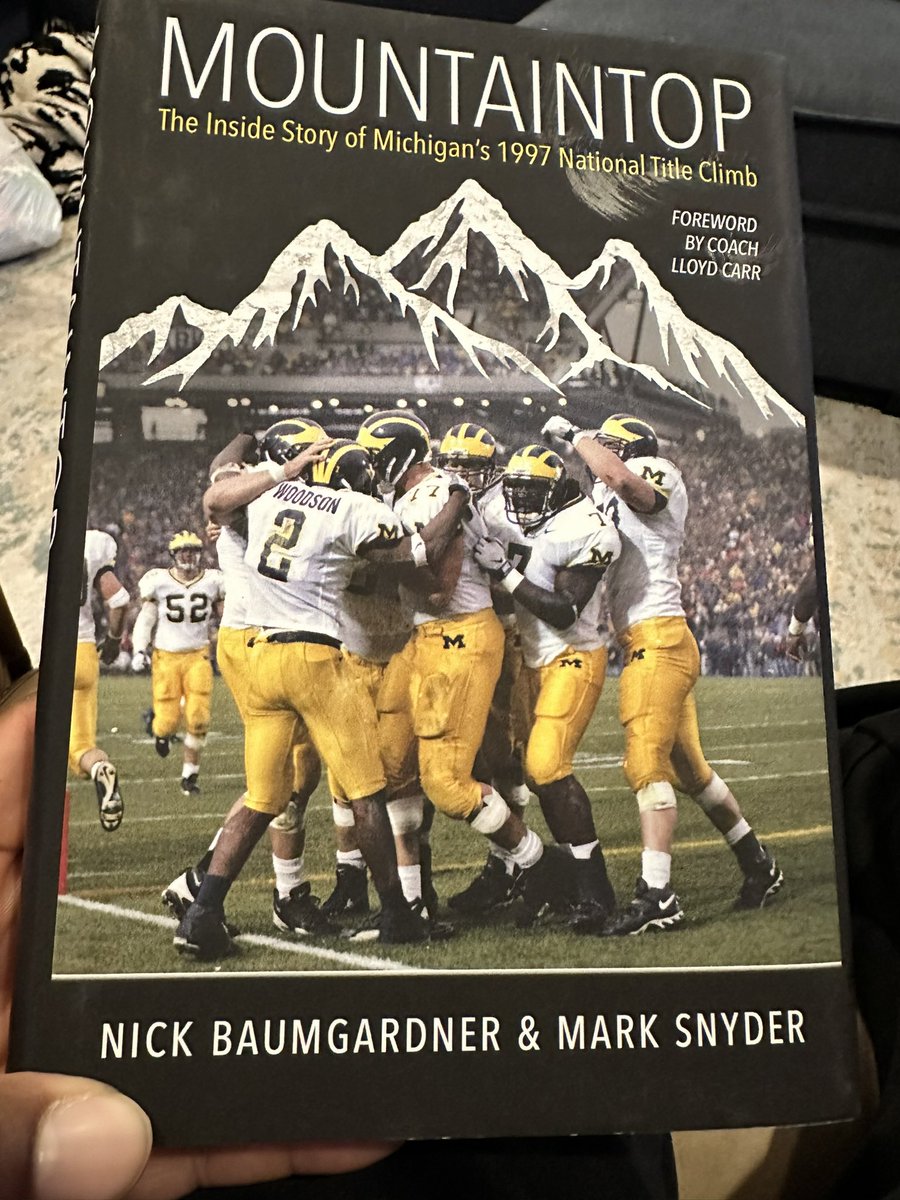 Finally got my copy for Christmas! Can’t wait to read it @Mark__Snyder!!! #LeadersAndBest #Hail