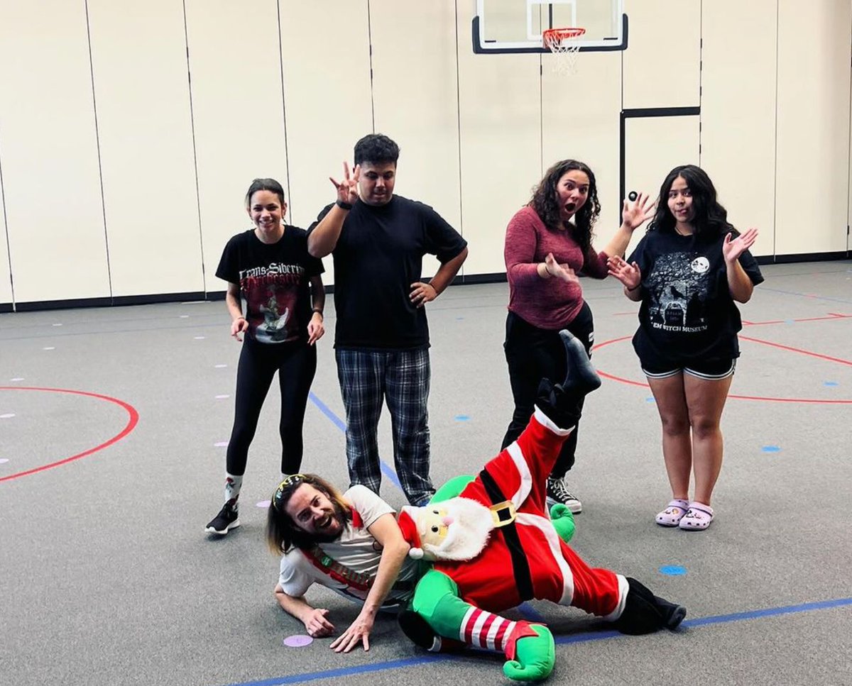 “Rehearsal ended 30 minutes ago what are y’all doing here still? Well who cares, come take this pic with me real quick” Them: “Why is our director like this???” HAPPY HOLIDAYS from #EtherIndependent
#danceislove #wgi #txcgc #dance #colorguard #winterguard #tcgc #colorguardlove
