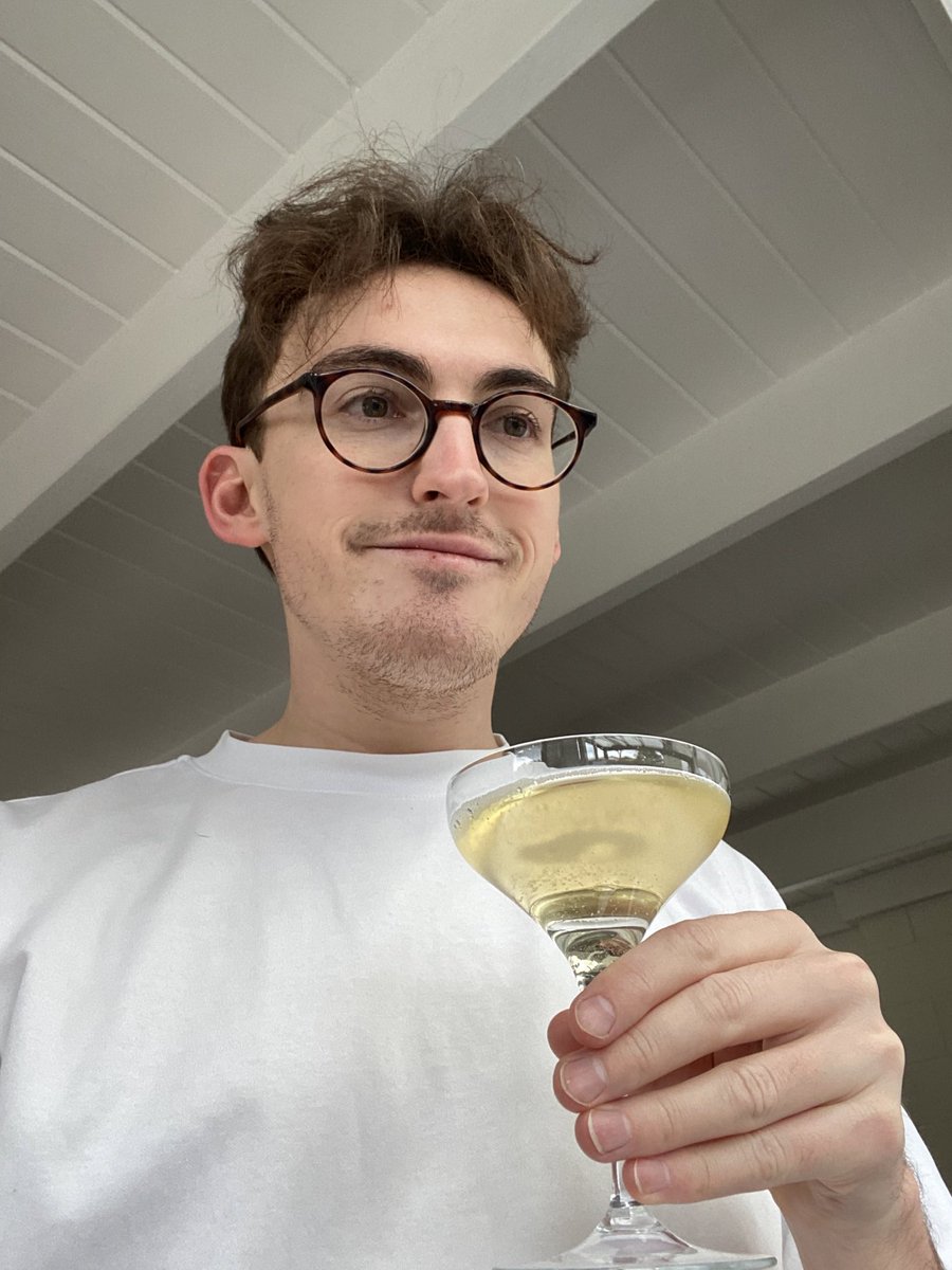 Whittled my favourite songs of 2023 from 1030 down to 100 🥂 

open.spotify.com/playlist/69u5s…