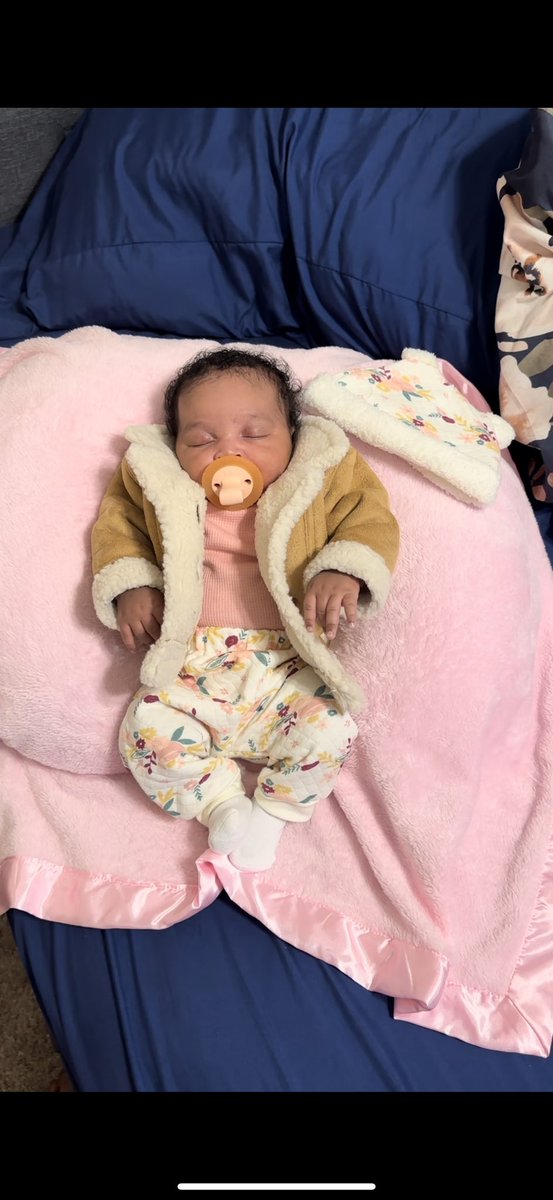 DeneroDimo's tweet photo. Still Can't Believe I Have A Daughter ๐ฅน๐๐ญ Look At Herrrrrrrr ๐โ๏ธ #DenverD https://t.co/PA8Rzo1RSS
