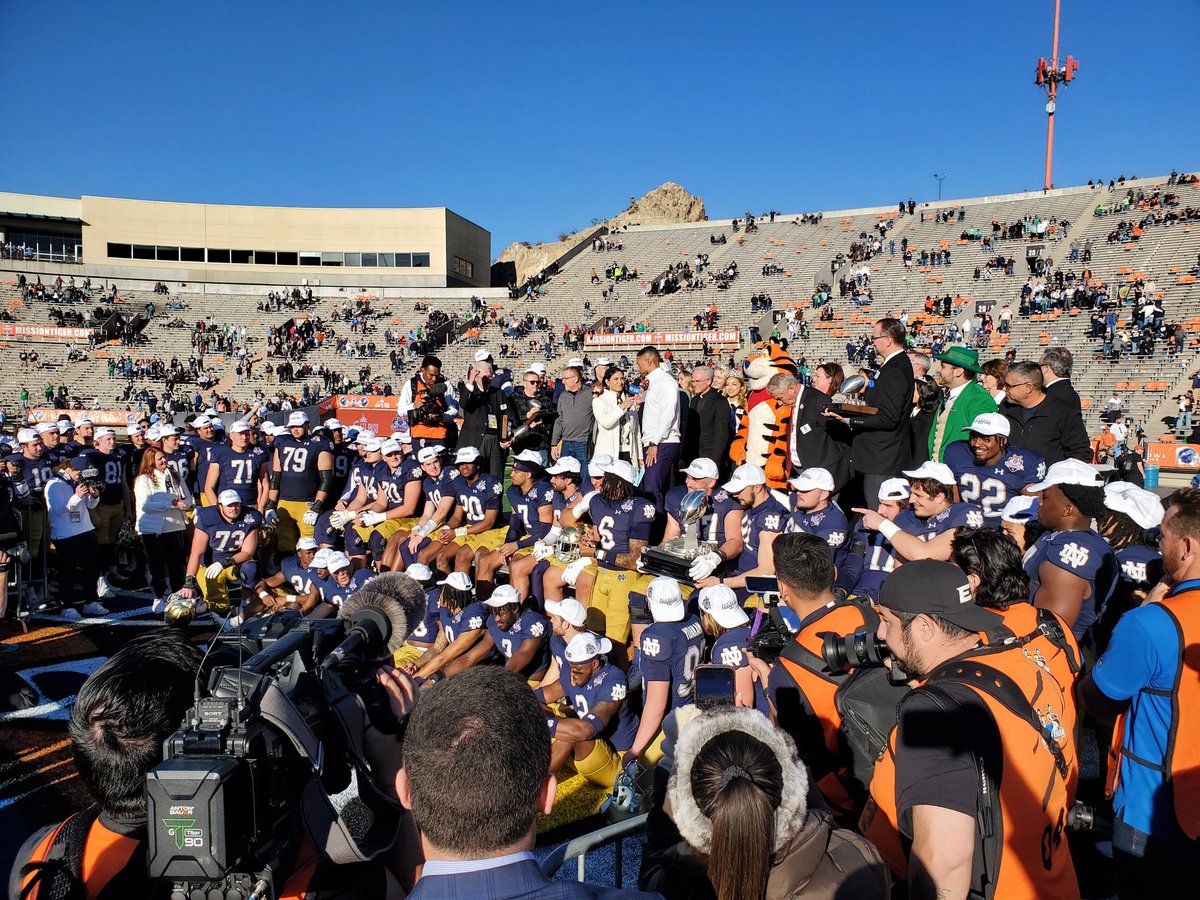 FINAL: #NotreDame 40, Oregon State 8 in <a href="/TonyTheTigerSB/">Tony The Tiger Sun Bowl</a>.
Overall MVP: Jordan Faison
Lineman MVP: Jordan Botelho
Special teams MVP: Spencer Shrader
<a href="/insideNDsports/">Inside ND Sports</a>