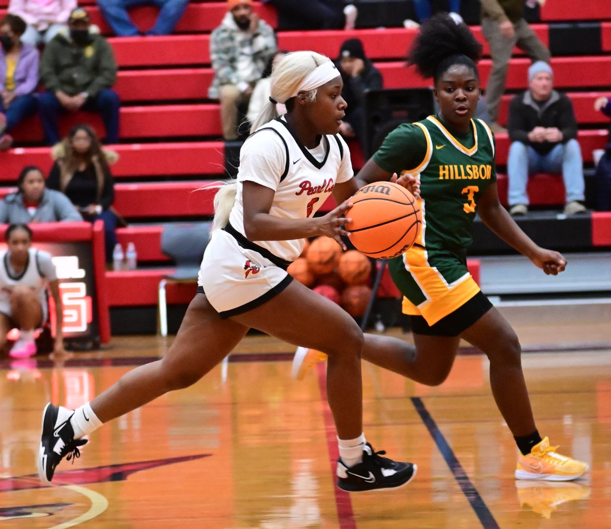 FINAL SCORE ALERT‼️ @LadyBurrosHoops 67 @PearlCohnHS 33 Great hospitality at the PCHS Christmas Classic @BurroBball takes on Rossview-8:30 @NXTLVLNSH at CPA in championship game @MainStreetPreps @SportsNashville @RussellV_MSP @marknorth16 @MetroSchools @MetroPrepPhotos @Kreager